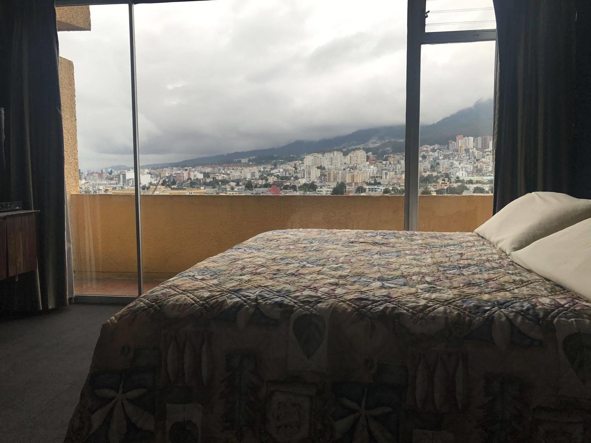 Hotel Savoy Inn Quito Bagian luar foto