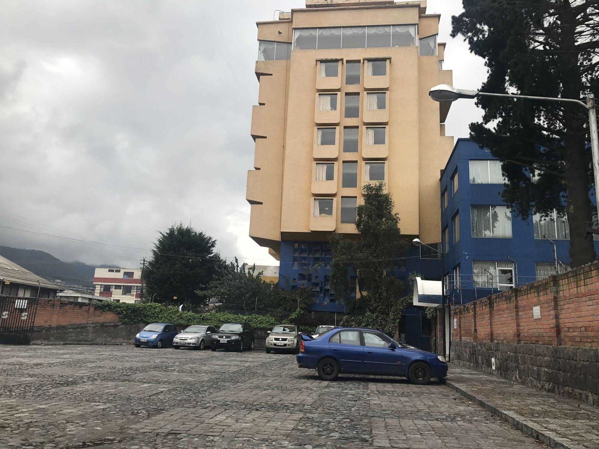 Hotel Savoy Inn Quito Bagian luar foto